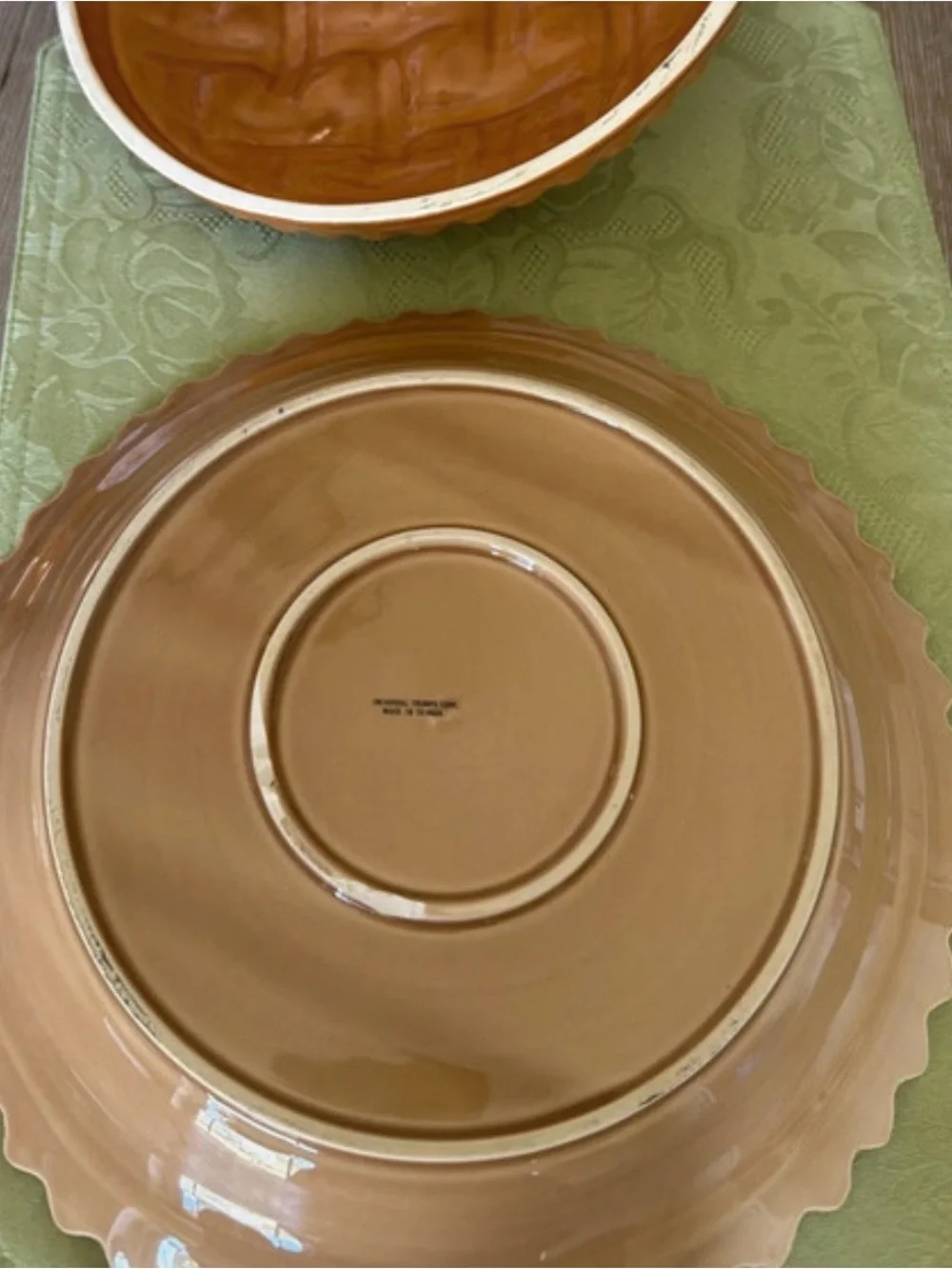 Vintage Apple Pie Ceramic Serving Dish with Lid - Brown & Red